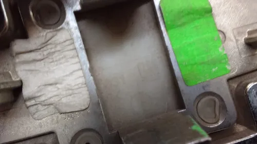 Emblema Dianteiro Chevrolet Ônix Prisma 2013/2019 30707 Dourado