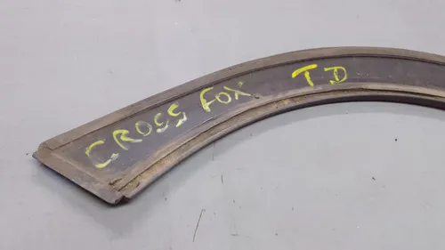 Moldura Para-lama Traseiro Direito Crossfox 2004/10 30095 Preto