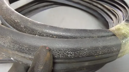 Borracha Porta Dianteira Direita Kwid 2018... 25064