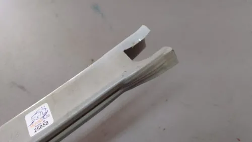 Canaleta Guia De Vidro Traseiro Direito Kwid 25058 Prata