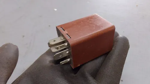 Relé Trava Elétrica Gol Parati Santana Voyage 95... 30518