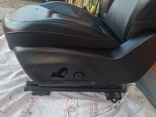 Banco Dianteiro Le Compass Limited 21/24couro 29503 Preto