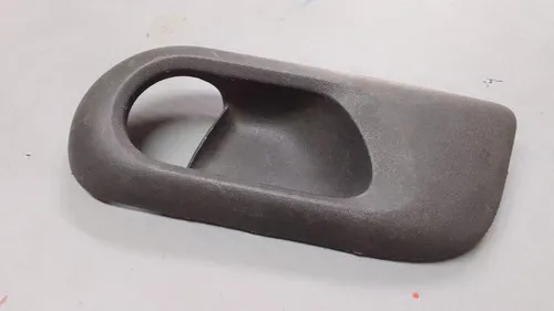 Moldura Interna Maçaneta Traseira Direita Gm Corsa 24851 Preto Dianteira