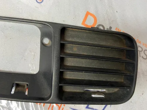 Moldura Farol Milha Lado Esquerdo Polo Classic 18223 C08