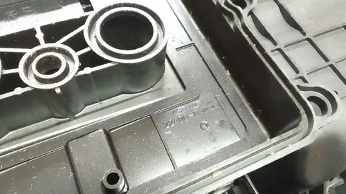 Tampa De Válvula Hyundai Hb20 1.0 3cc 2019... 30039 Preto