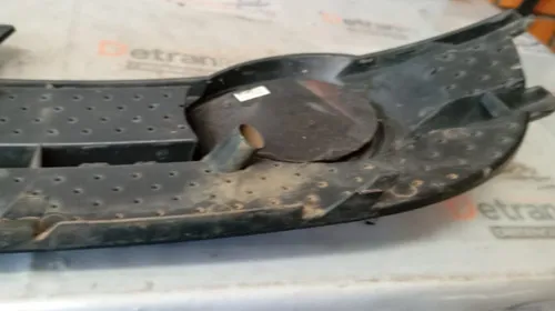 Grade Moldura Farol De Milha Direita Audi Q3 2013.. 26921 - Direito