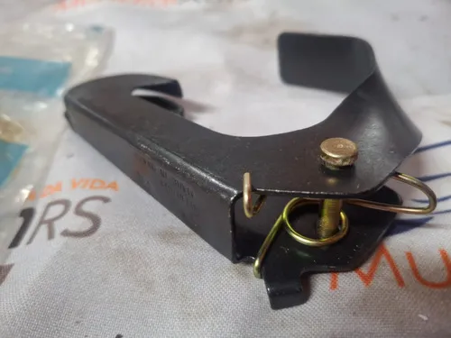 Trava Segurança Capuz Chevette 73 A 82  09307919 29529