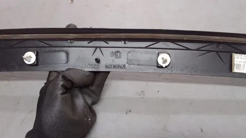 Friso Tampa Traseira Superior Saveiro 2010... G5/g8 30179 - Preto