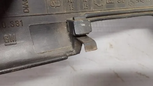 Tampa Caixa Fusível Gm Corsa 1999-2008 C/detalhe  24805
