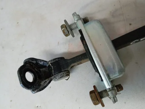 Limitador Porta Traseira Direita Chevrolet Captiva 2009 A 19