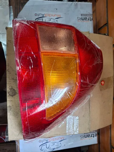 Lanterna Fiesta Sedan 2000 /2003 Tricolor Ld