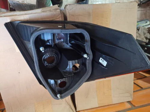 Lanterna Fiesta Sedan Bicolor 2004 A 2010 Importado  Ld