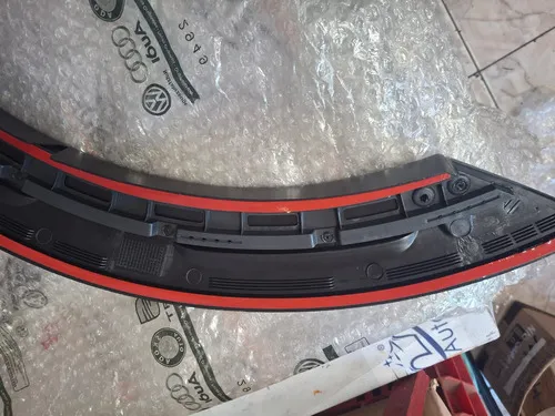 Moldura Paralama Traseiro Esquerdo Saveiro G5  5u7853503