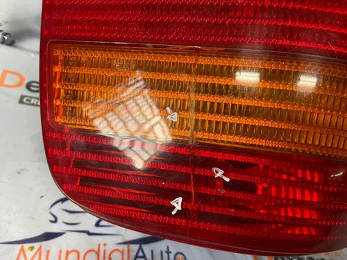 Lanterna Traseira Esquerda Golf 99/06 18246 C11