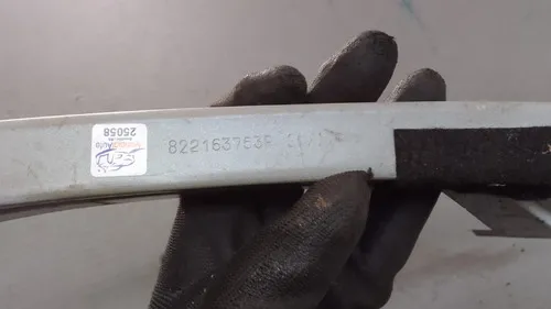 Canaleta Guia De Vidro Traseiro Direito Kwid 25058 Prata