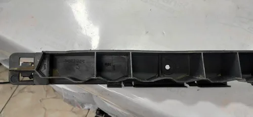 Suporte Guia Central Para-choque Polo 08/... 6q6807863 21001