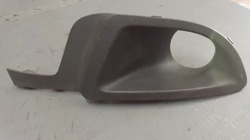 Moldura Farol De Milha Lado Direito Fiat Siena 11/17  20353 Cinza-escuro Direito