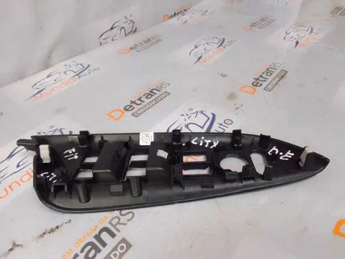 Moldura Botão Vidro Elétrico De Honda Fit City 14/19 13476