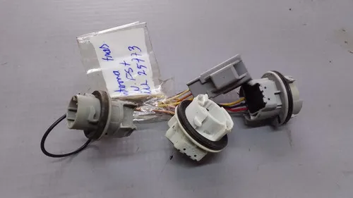 Chicote Lanterna Farol Traseiro New Fiesta Original  25773 Ambos Lados Branco