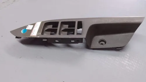 Moldura Botão Vidro Elétrico Spin 2013 A 2018 Esquerdo 24850