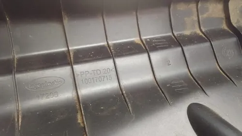 Moldura Tampa Limpador Traseiro Uno 04/14 30629 Preto