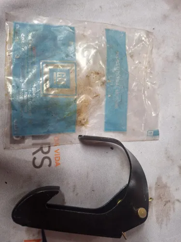 Trava Segurança Capuz Chevette 73 A 82  09307919 29529