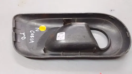 Moldura Interna Maçaneta Traseira Direita Gm Corsa 24851 Preto Dianteira