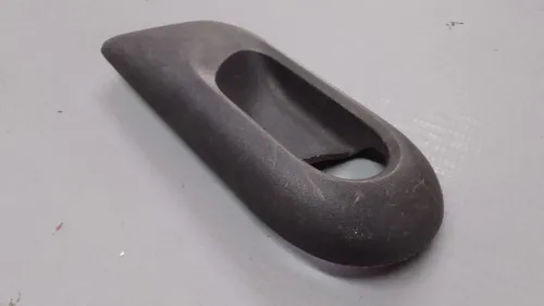 Moldura Interna Maçaneta Traseira Direita Gm Corsa 24851 Preto Dianteira