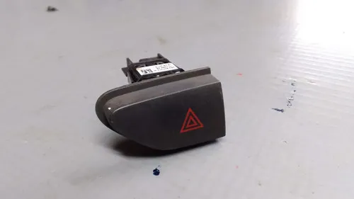 Botão Pisca Alerta Renault Oroch 2015...  24597