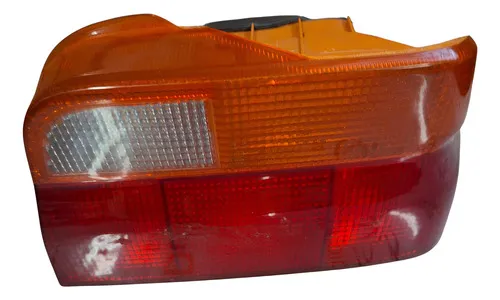 Lanterna Traseira Ld Ford Escort Verona  93 A 96 Ipv/ Arteb Direito/passageiro Tricolor