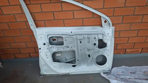 Porta Dianteira Esquerda Yaris Sedan Hatch 2018 A 2024