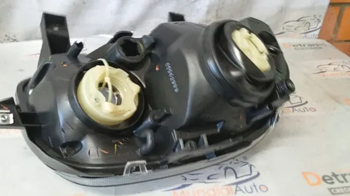 Farol Renault Clio 2000/2001/2002/2003 L E 26411