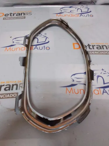 Moldura Cromada Lado Direito Farol Milha Toro   11832
