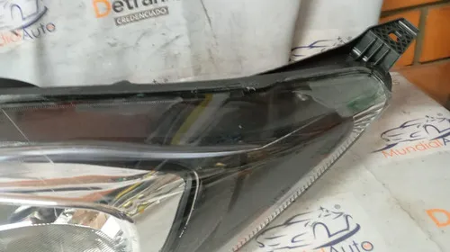 Farol New Fiesta  2014/.... Mascara Negra   26444