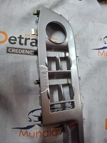 Moldura Telas Vidro Porta Diant Le Ford Focus 08/13 29425 Prata