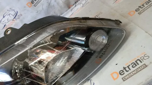 Farol Ld Fox  2004/10 Simples  M. Negra  26473