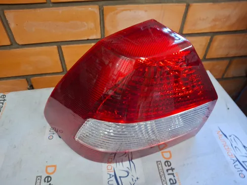 Lanterna Fiesta Sedan Mexicano 2000 /2003 Bicolor Esquerdo/motorista Bicolor