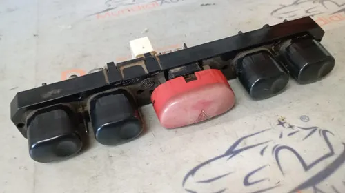 Botão Pisca Alerta  Palio G1 Original Usado 26558 Preto