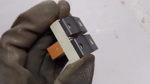 Botão Vidro Elétrico Fox Crossfox Spacefox 2 Estágios 24685