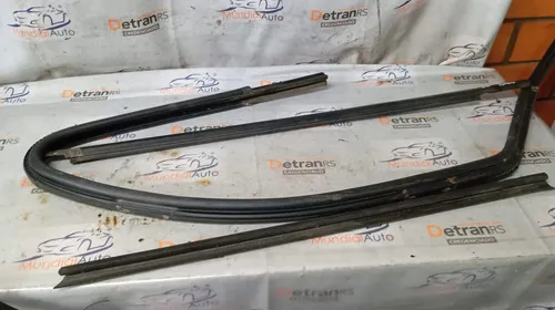 Pestana Interna E Externa Canaleta Fiat Argo D D 26668 Preta