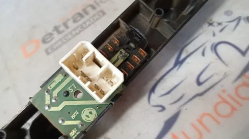 Botão Pisca Alerta  Palio G1 Original Usado 26558 Preto