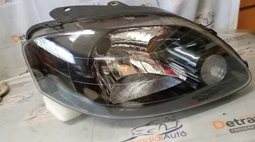Farol Ld Fox  2004/10 Simples  M. Negra  26473